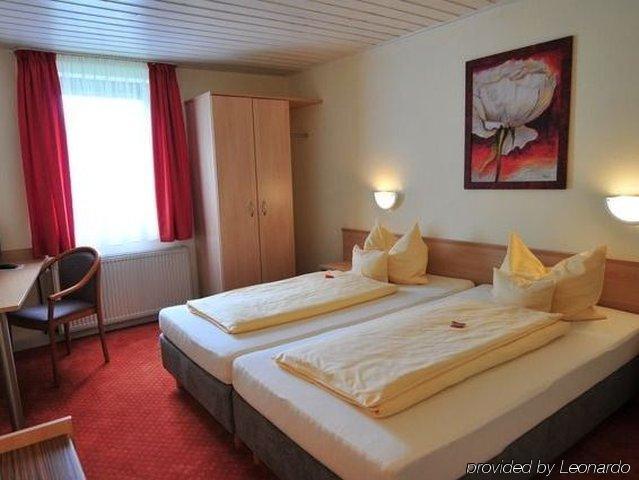 Akzent Hotel Goldener Ochsen Cröffelbach Chambre photo